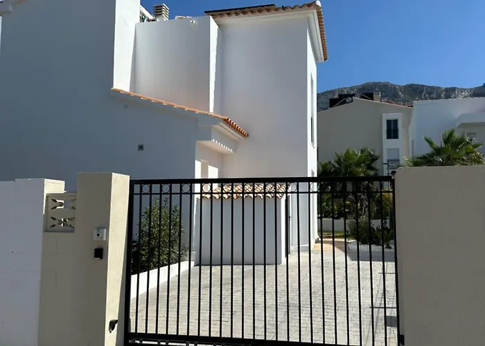 Moderne 3 Slaapkamer Villa *